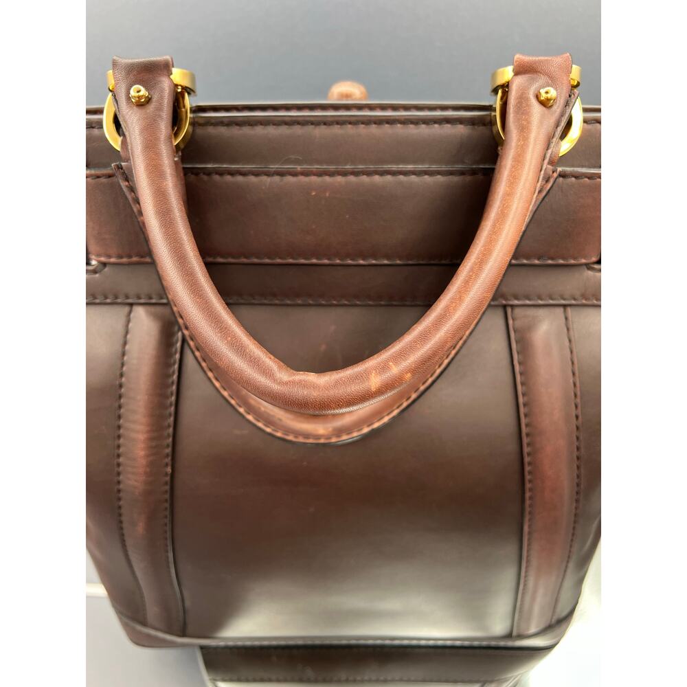 LOEWE Turnlock, Stunning Handbag - Picture 9 of 16